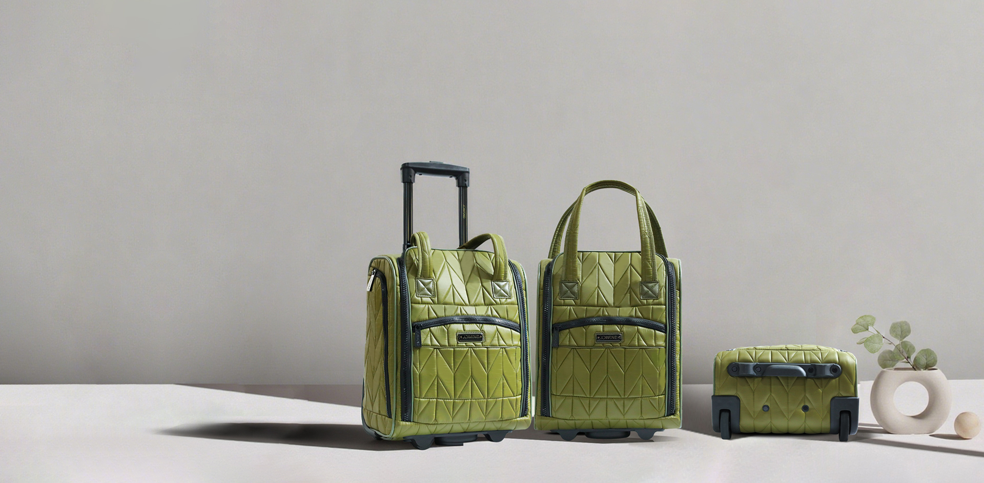 Pinghu Huacheng Coupcase & Bag Co., Ltd.